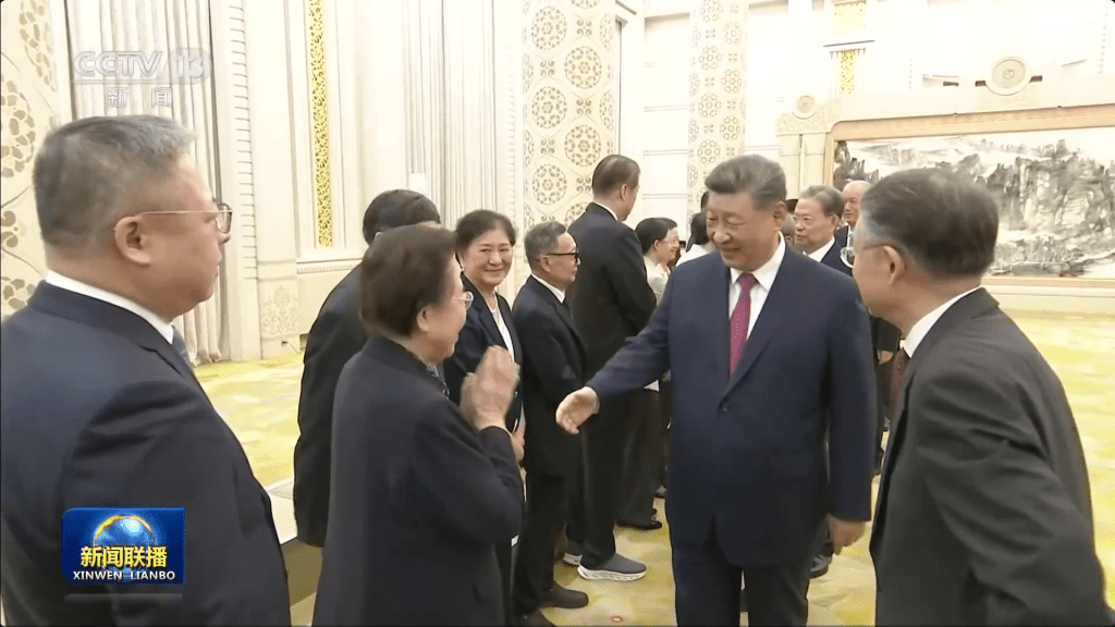 央視播出習近平接見江澤民親屬畫面。央視 央視播出習近平接見江澤民親屬畫面。央視