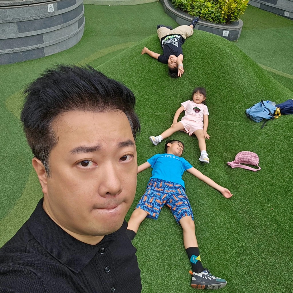 王賢訊稱雙方小朋友的關係好好。