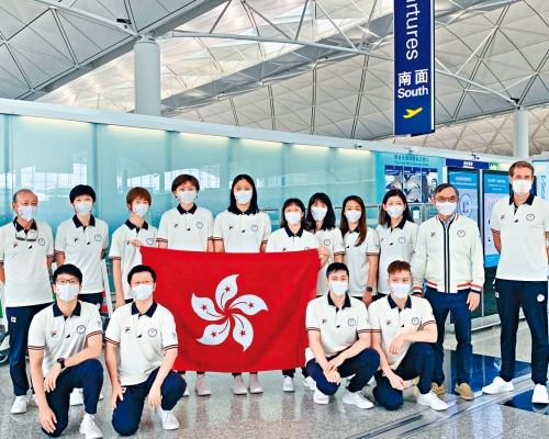 東京殘奧會首批港隊大軍的游泳與乒乓球隊,合共六名運動員昨晨啟程赴日本。
