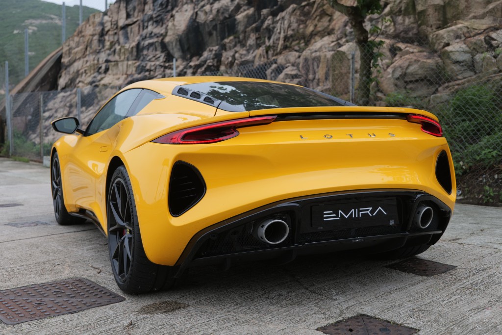 莲花Lotus Emira V6售价HK$1,848,000起，听闻代理只剩下少量配额供应。