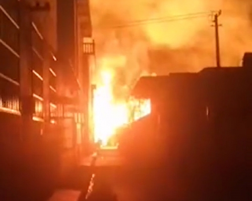 化工廠爆炸。網上截圖