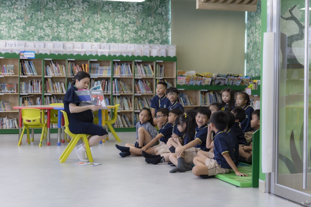 老師在課堂中主動發掘同學的性格強項，鼓勵他們做得更好。（圖：霍楚暉）