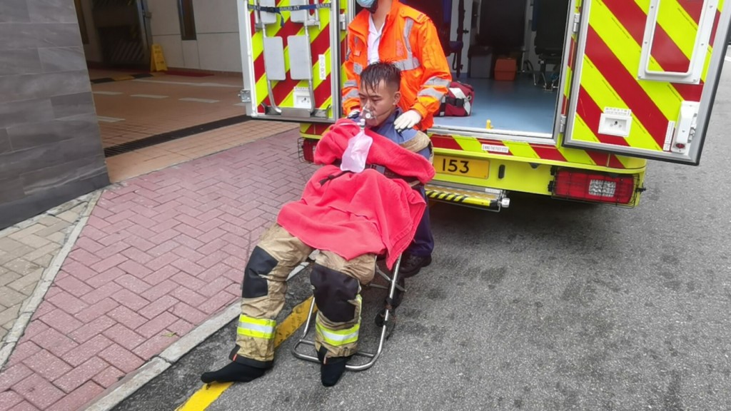 一名消防員受傷送院。