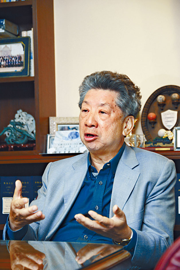 湯家驊指，李家超的說法不代表集會遊行的界綫被收緊。