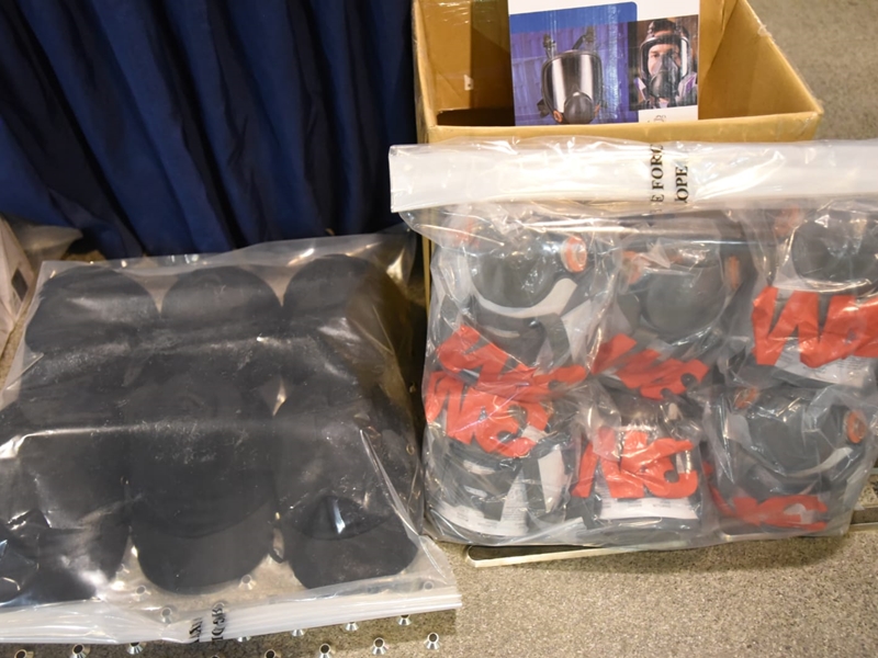 警方觀塘迷你倉搜出爆炸品及化學物品拘男子。
