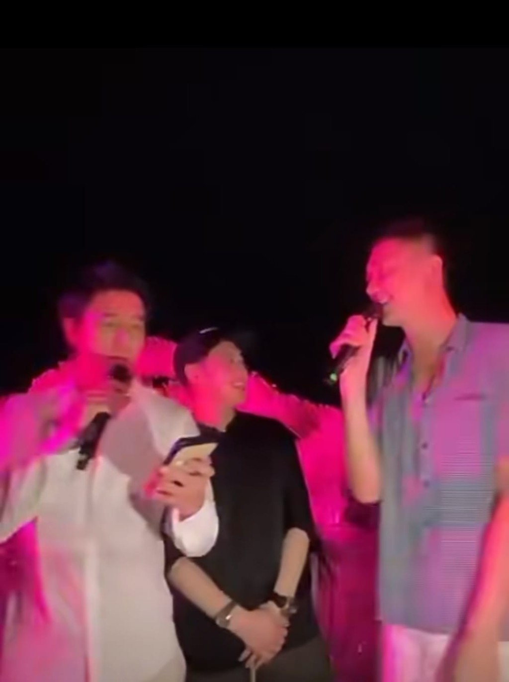 王力宏、潘瑋柏、信三人在after party上嗨唱潘瑋柏的《不得不愛》。