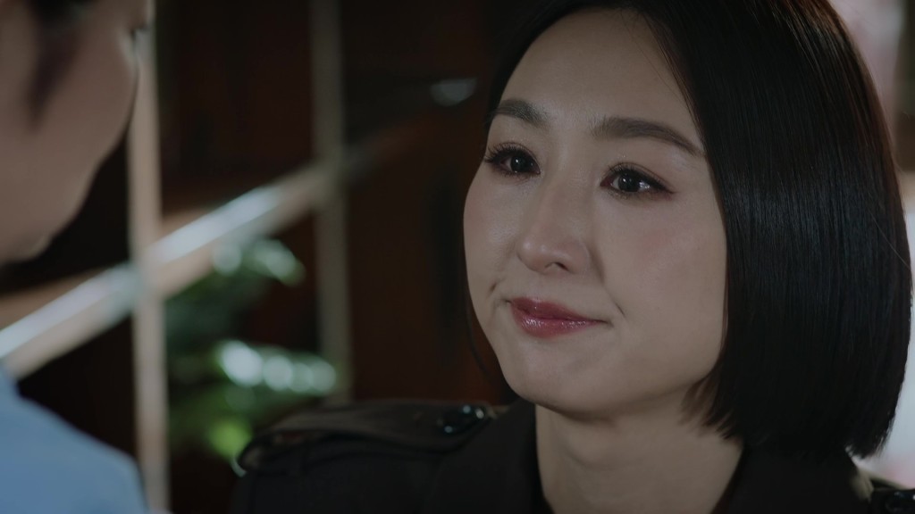 深知女兒在外受了不少委屈的芬姨，眼見女兒不說，未有問長問短。