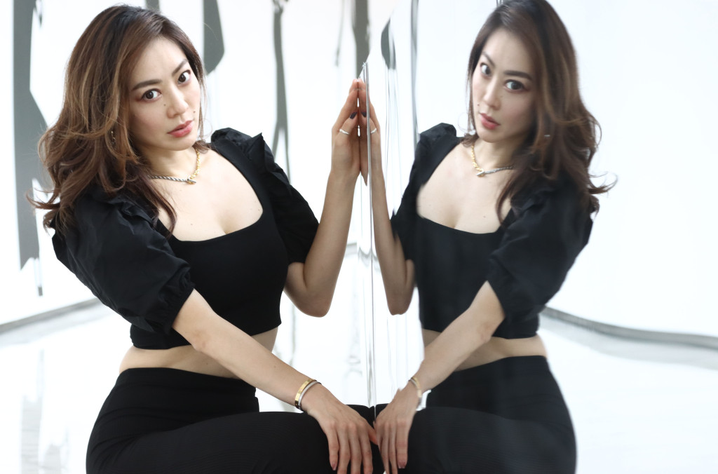 松冈李那现时38岁，曾经是日韩女子组合Girls Kingdom成员。