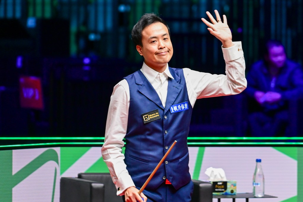 傅家俊周四晚出战在中国玉山举行的世界桌球公开赛16强斗泰国的塔猜亚。摄影：魏国谦