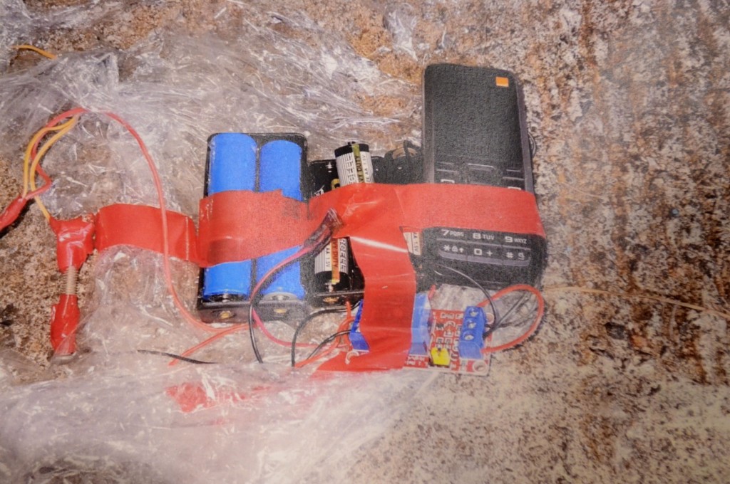 2019 年华仁书院外发现土制炸弹。资料图片