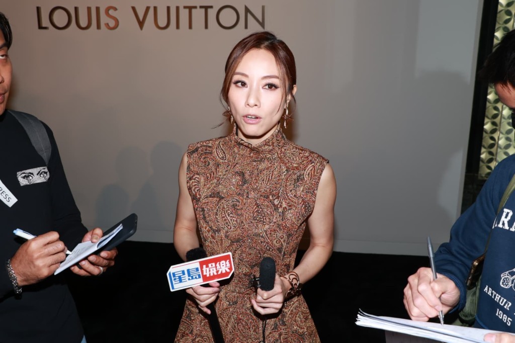 鄧麗欣（Stephy）到銅鑼灣出席品牌活動。