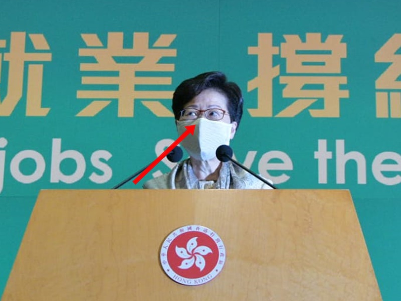 K Kwong指林鄭戴「銅芯」口罩濾芯移位。