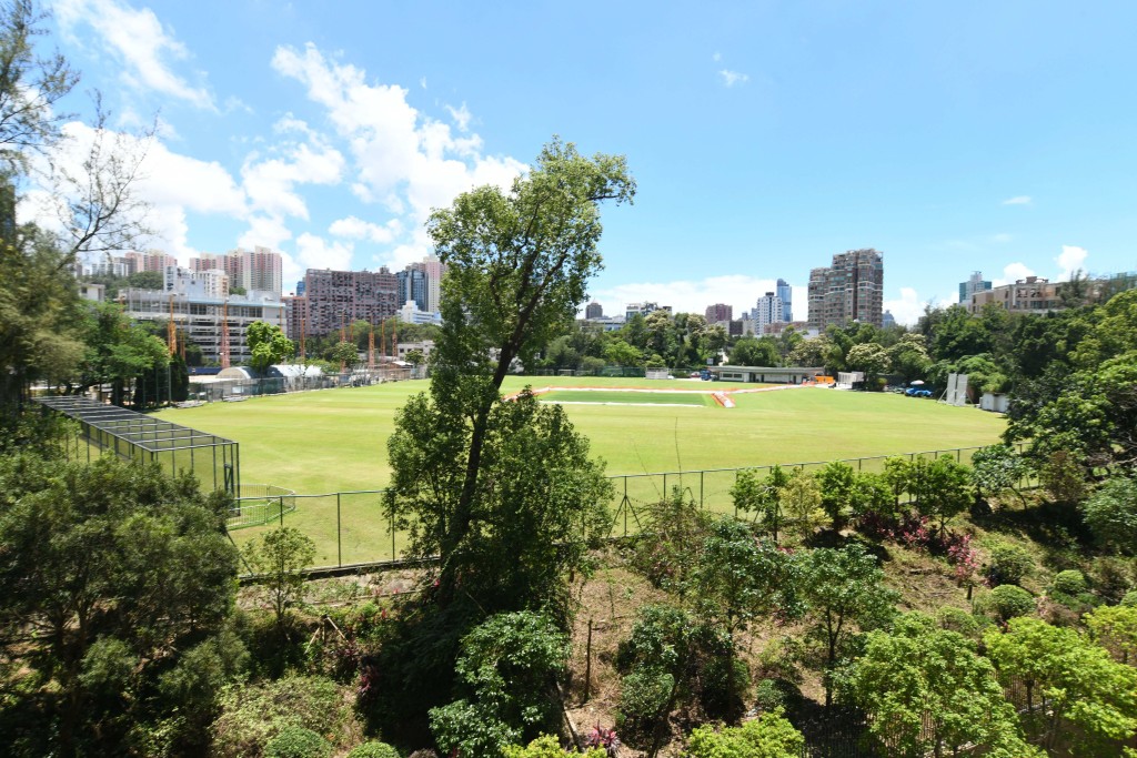 單位坐向西南，可欣賞天光道遊樂場一帶翠景。