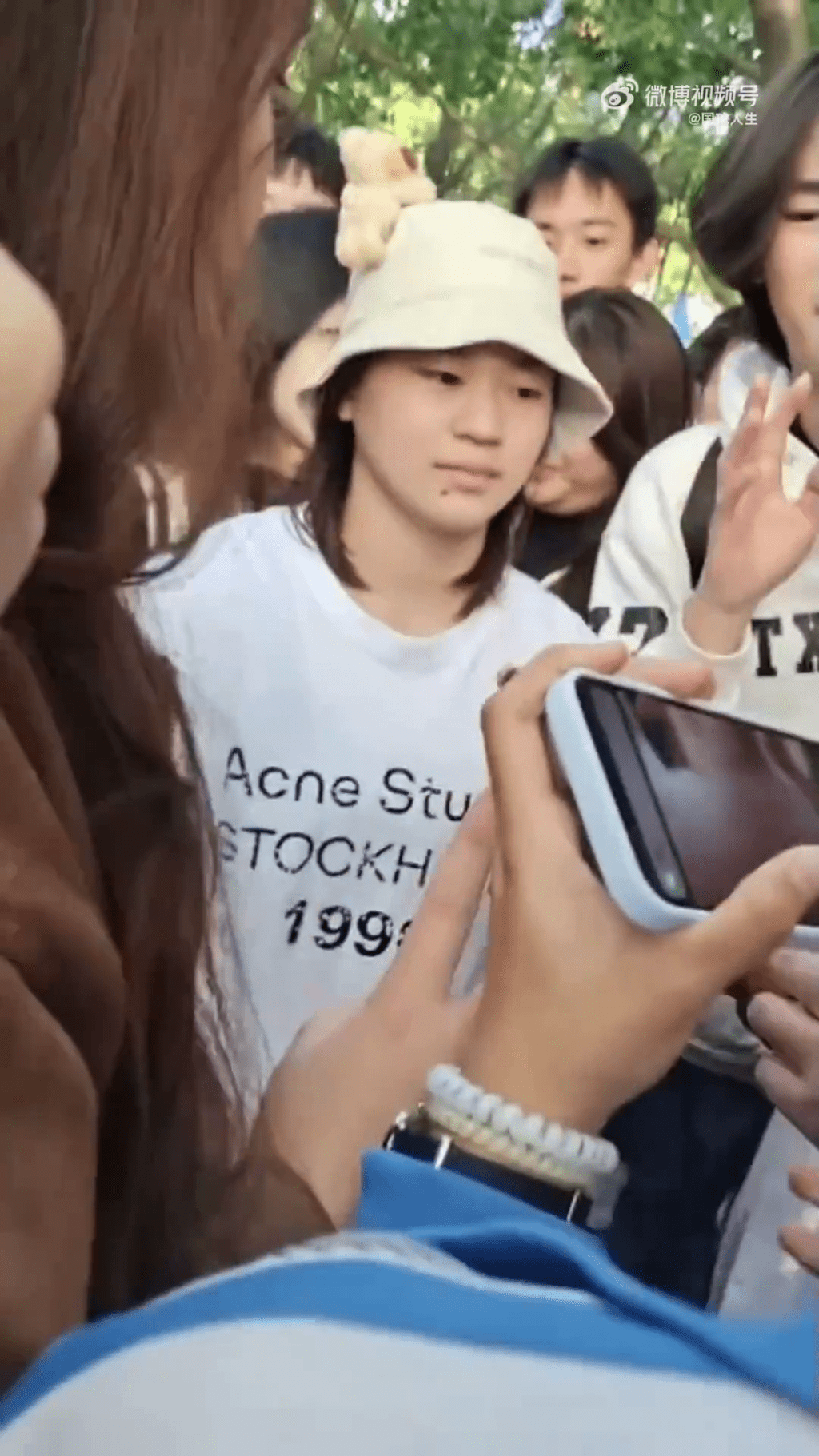 全紅嬋現身長隆被「野生圍捕」。微博@國球人生 全紅嬋現身長隆被「野生圍捕」。微博@國球人生