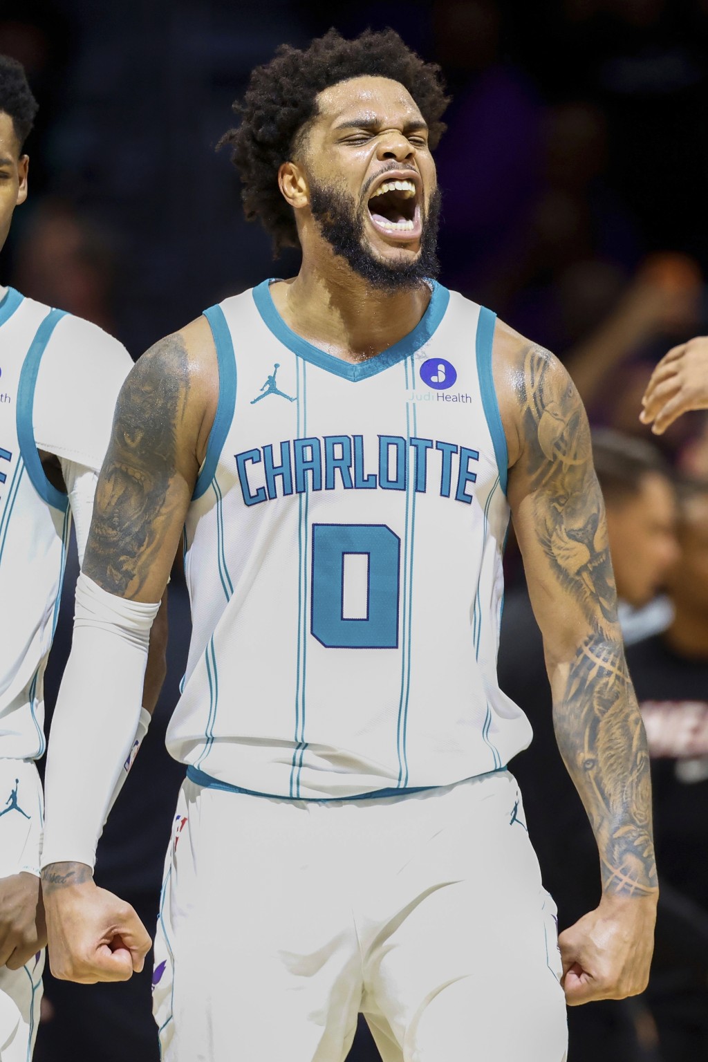 米利斯碧捷斯在終場哨聲響起前封阻達維安米曹將熱火淘汰出局。美聯社 米利斯碧捷斯在終場哨聲響起前封阻達維安米曹將熱火淘汰出局。美聯社