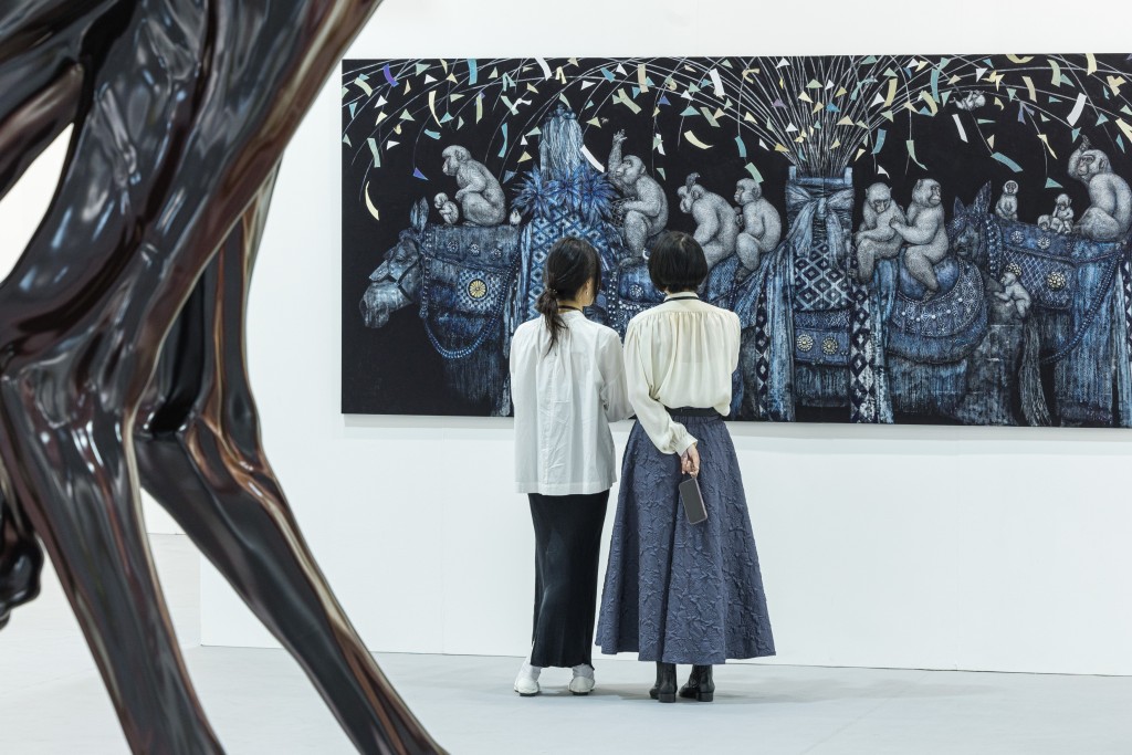 Art Central 汇集98家本地、亚洲，以及全球各地的画廊，展示逾500位艺术家的作品、表演及影像艺术等。主办方提供