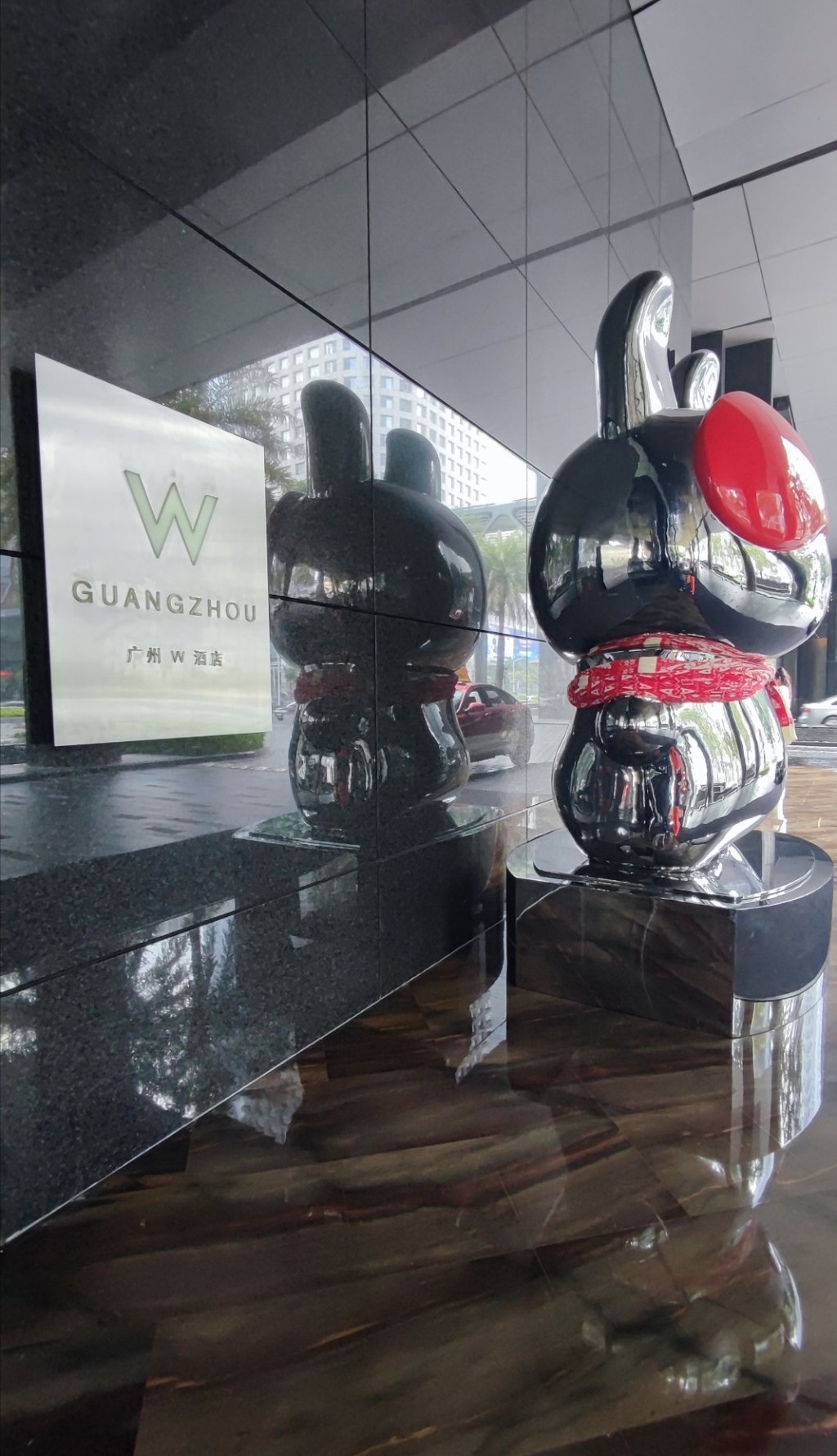 廣州W酒店是內地首家W酒店，2013年開業。微博