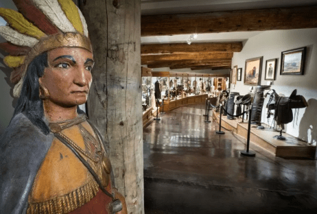 美國密蘇里州「奧沙克古自然史博物館」發生破壞展品事件。(Big Cedar Lodge)