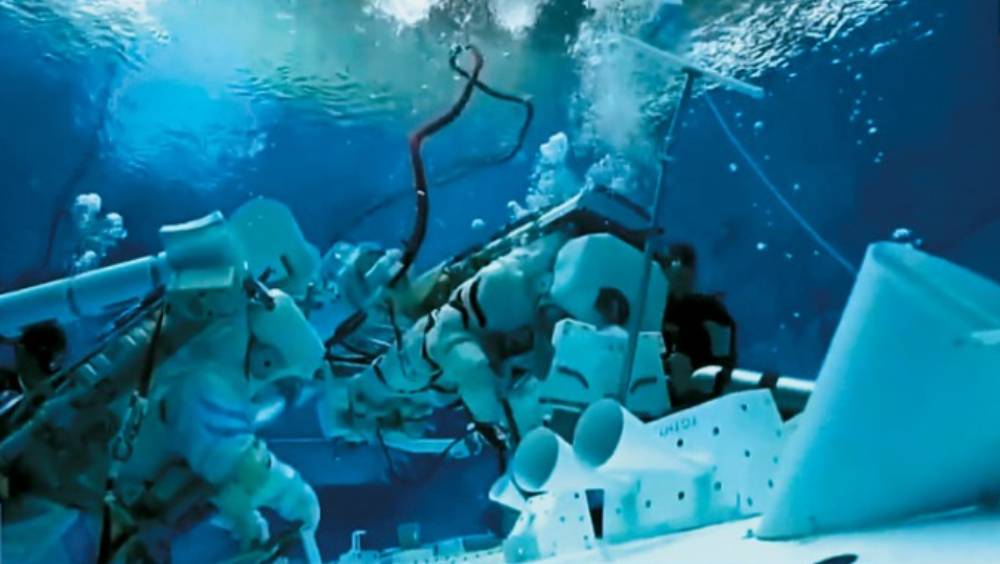 兩巴基斯坦太空人抵華受訓。 央視