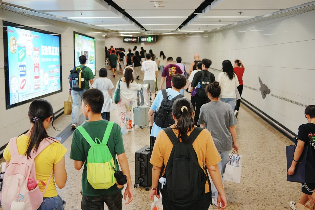 高鐵人流情況。