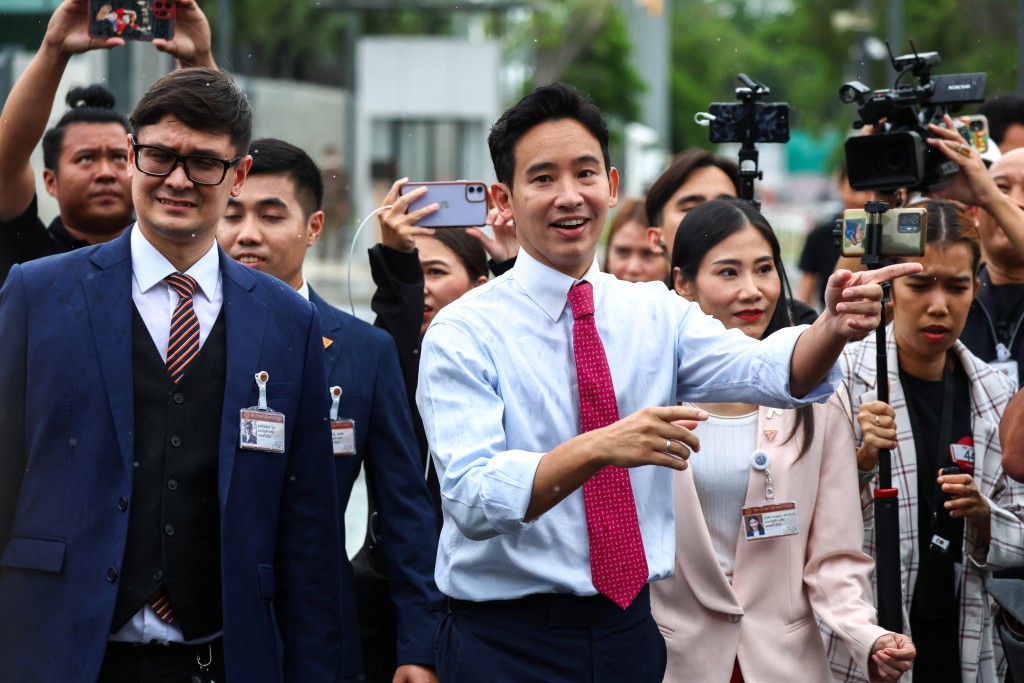 泰国国会今天选总理，但前进党党魁皮塔被指违选举法，令选举添变数。  路透社