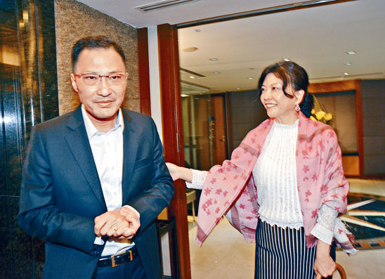 蔣志堅(左)與蔣麗苓。