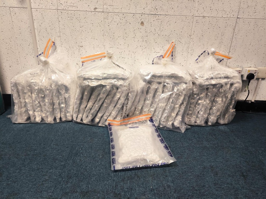 警方檢獲的毒品總市值約810萬元。警方提供 警方檢獲的毒品總市值約810萬元。警方提供