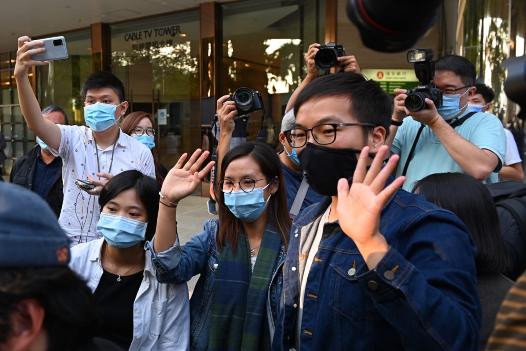 有線員工被裁員或離職。