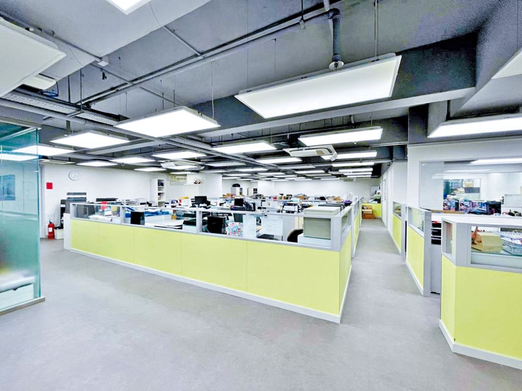 柴灣中心工業大廈無塵生產工場,意向呎租15元。