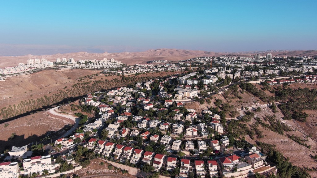 鳥瞰以色列佔領的約旦河西岸馬阿勒阿杜明 （Maale Adumim）猶太人定居點。 路透社