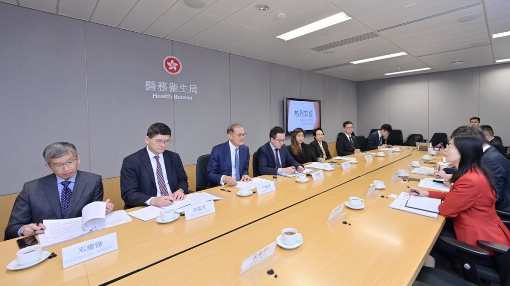 盧寵茂與前海管理局及深圳南山區政府代表團會面。政府新聞處圖片