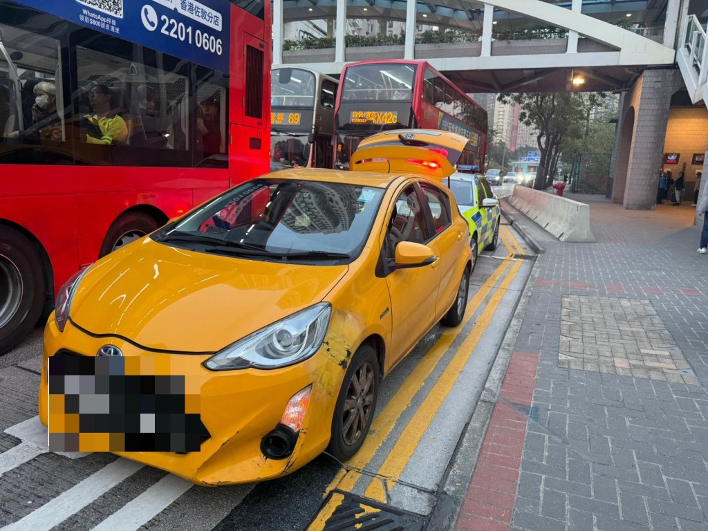警方今日在黃大仙進行打擊停牌期間駕駛行動。警方提供