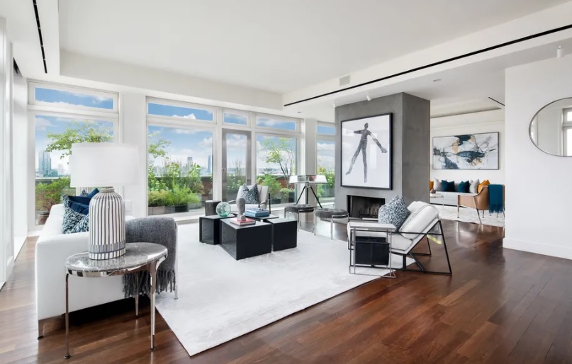 二人于3年前成功出售纽约豪宅，估计卖屋与分手有关。