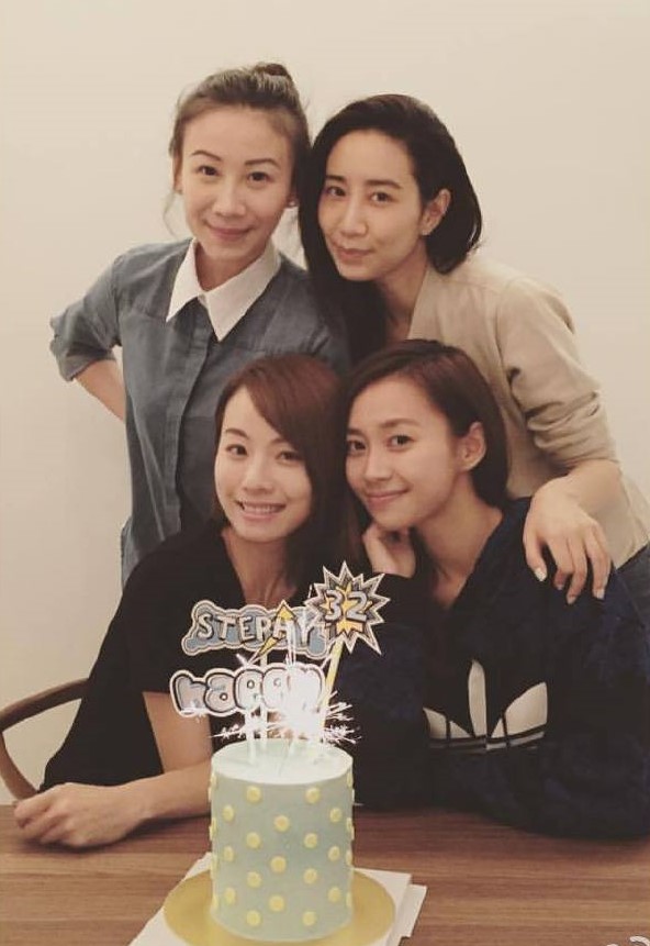 15年,Kary、Angela及Miki為Stephy慶祝生日。