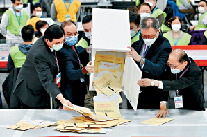 立法會換屆選舉將於明年舉行。
