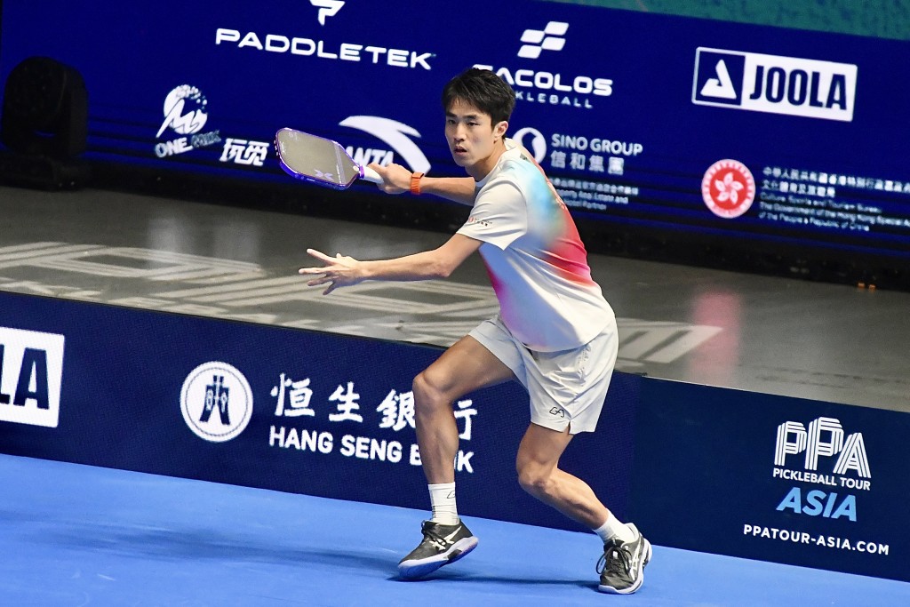 王康杰今日除了男子单打外,稍后还会出战男子双打及混合双打64强,合共要应付三场比赛。杨骏尧摄 王康杰今日除了男子单打外,稍后还会出战男子双打及混合双打64强,合共要应付三场比赛。杨骏尧摄