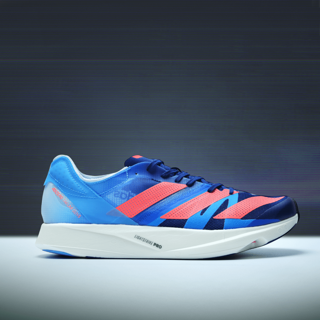 專為中長距離設計的全新Takumi Sen 8跑鞋/$1,399/A，搭載Lightstrike Pro中底加強緩震效能，配搭Energyrods科技提升推進力。