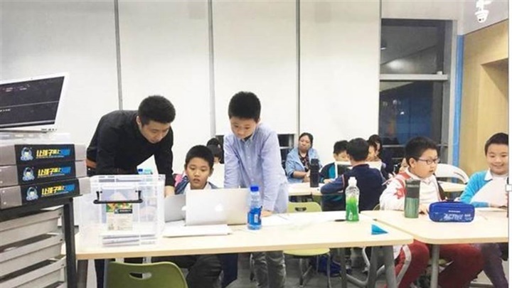 北京市計畫禁止學齡前兒童培訓軟件。新華社資料圖片