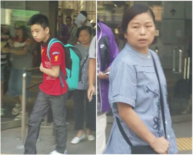 原告母親萬月玲（藍衣）及其兒子(紅衣)。資料圖片