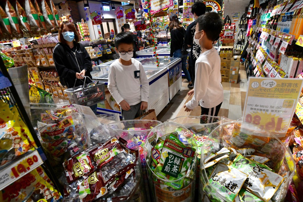 日本食品加价逾一成。资料图片