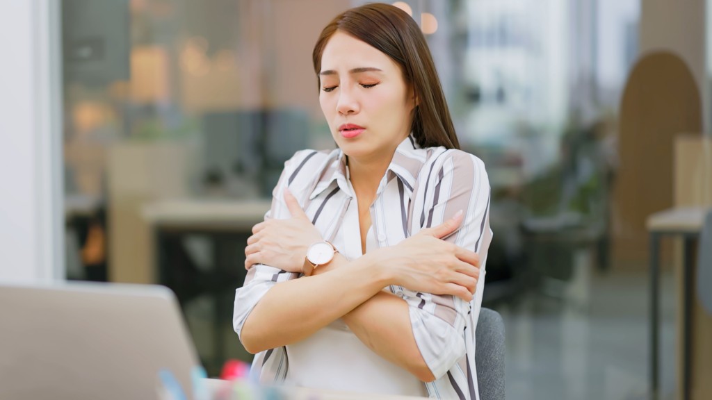 體溫過低易患癌/腦退化 專家教11招提升體溫增免疫 熱水加1物更保暖