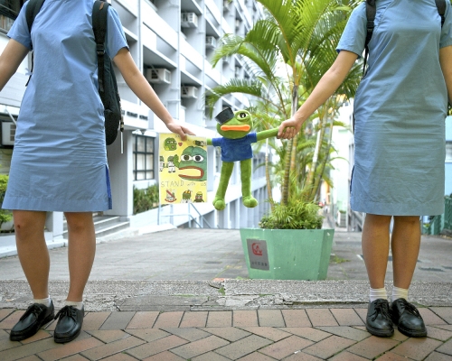 去年有不少學生參與拉人鏈活動。資料圖片
