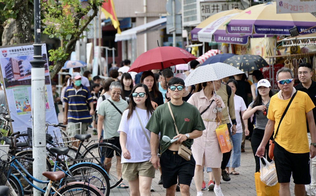 假日長洲街頭。資料圖片