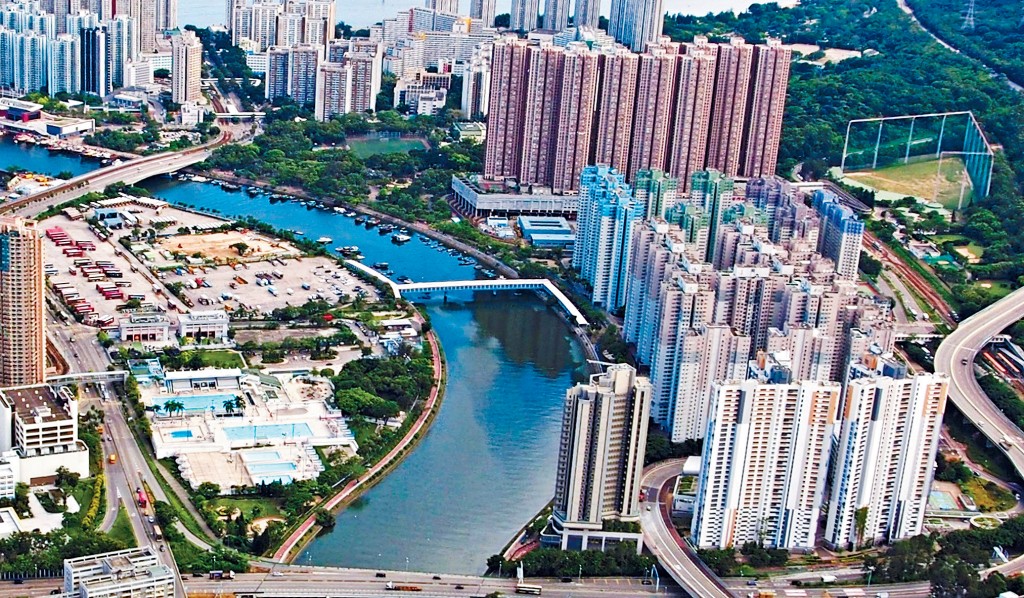 港鐵屯門第16區站第一期物業發展項目昨截收6份標書。