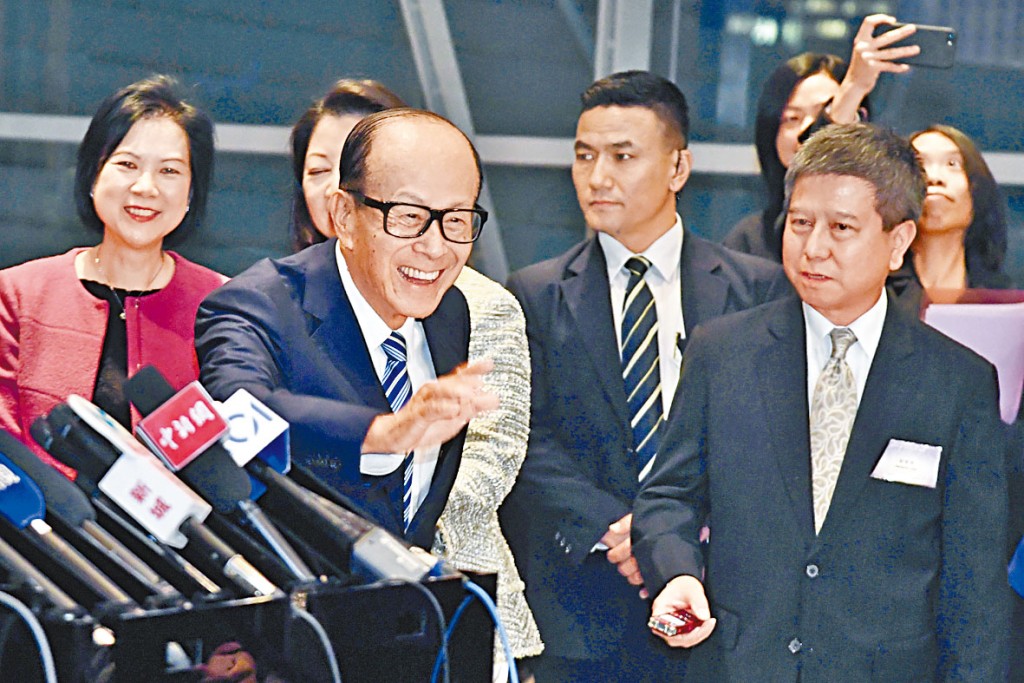 ■李嘉诚父子今年趁长实股价低迷大手入市。