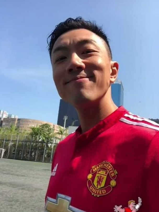 劉浩龍本身都好鍾意踢波。