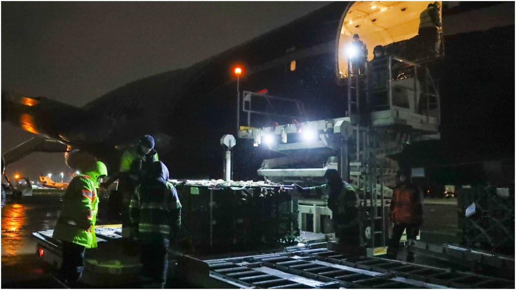 美國首批軍事物資援助運抵烏克蘭。美國駐烏克蘭大使館fb 