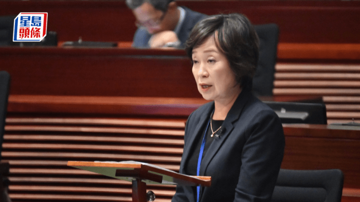 教育局局長蔡若蓮昨在立法會會議上表示,截至今年8月底,社會福利署的校外支援網絡隊伍通過三層應急機制的第二層機制,共接獲418宗學校轉介。盧江球攝