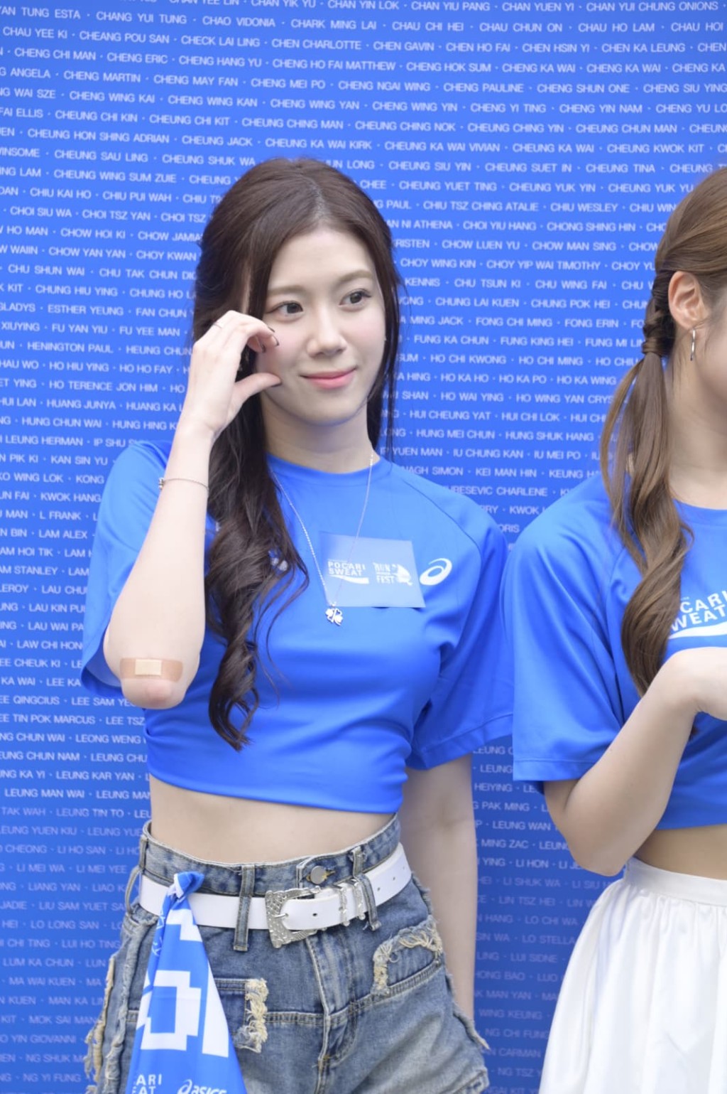 早前Tania(陳紀澄,圖)聯同阿妹、女團VIVA成員Carina(李晞彤)和《造星IV》60強止步的坂部佩莎合體拍片,大騷長腿跳舞,被網民大推是「170女團」。 早前Tania(陳紀澄,圖)聯同阿妹、女團VIVA成員Carina(李晞彤)和《造星IV》60強止步的坂部佩莎合體拍片,大騷長腿跳舞,被網民大推是「170女團」。