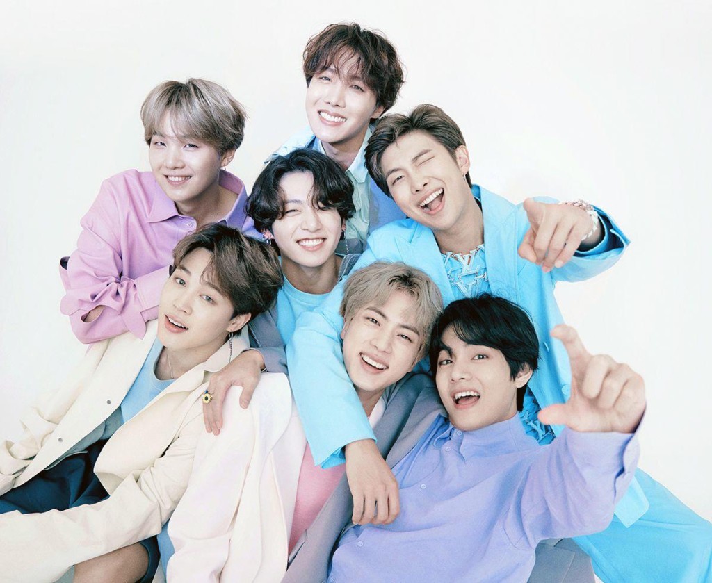 BTS相隔3年多,終於齊人合體演出。 BTS相隔3年多,終於齊人合體演出。